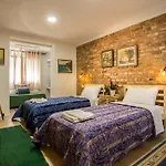 Artistic Bed & Breakfast Tirana