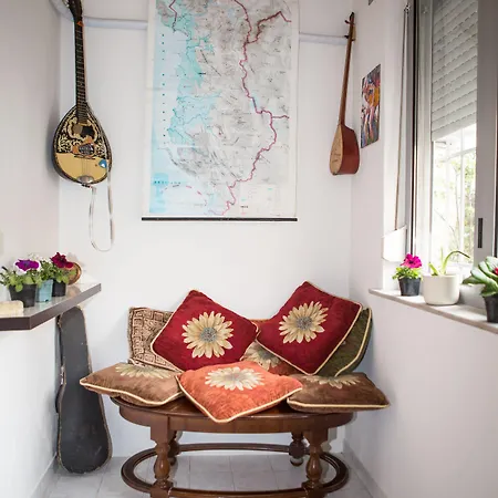 住宿加早餐酒店 地拉那艺术气息住宿加早餐旅馆 地拉那