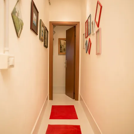 地拉那艺术气息住宿加早餐旅馆 3*