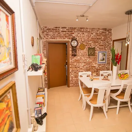 住宿加早餐酒店 地拉那艺术气息住宿加早餐旅馆