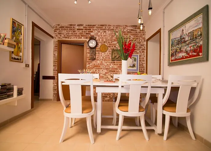 Artistic Bed & Breakfast 3*