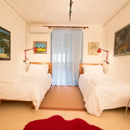 Artistic Bed and breakfast 3*