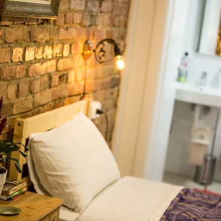 Artistic Bed & Breakfast 3*