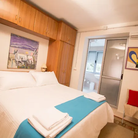 Bed and Breakfast Artistic