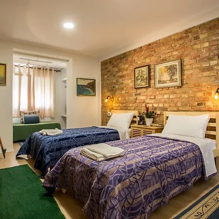 Artistic Couette-café Tirana