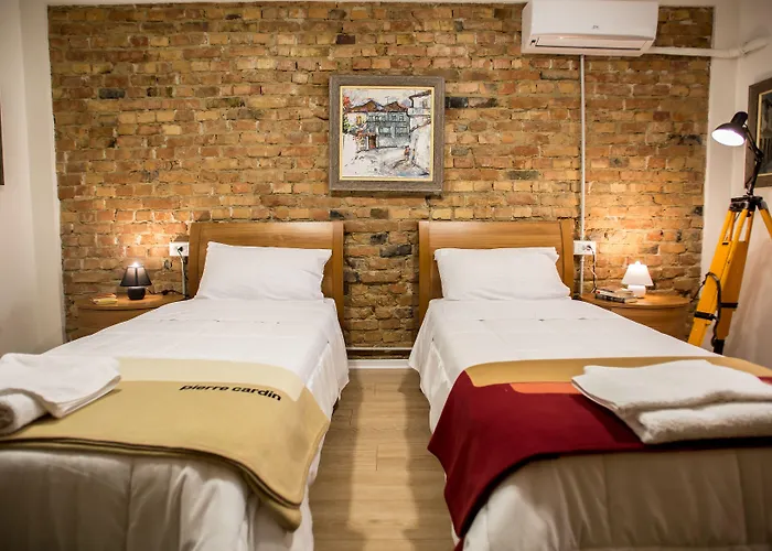 Bed and breakfast Artistic 3*