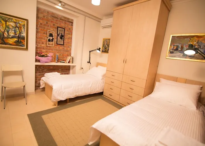 Bed and breakfast Artistic 3*