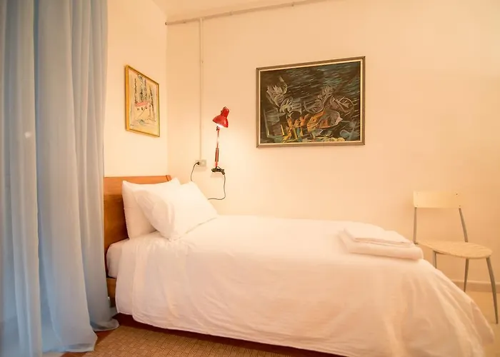 Artistic Bed & Breakfast 3*